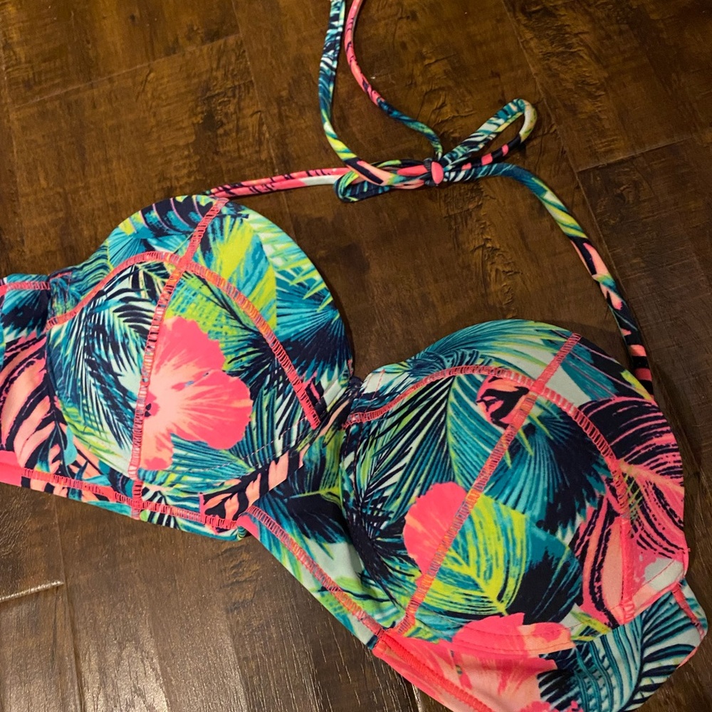 Bikini top tropical